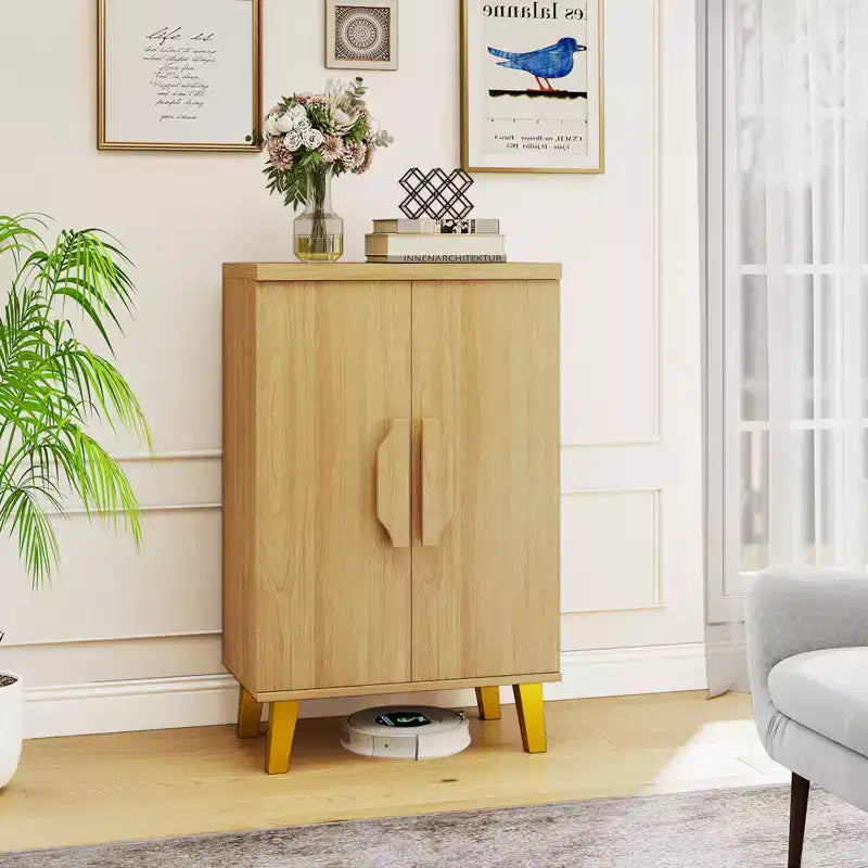 Credenza con Doppie Ante e 3 Ripiani Regolabili
