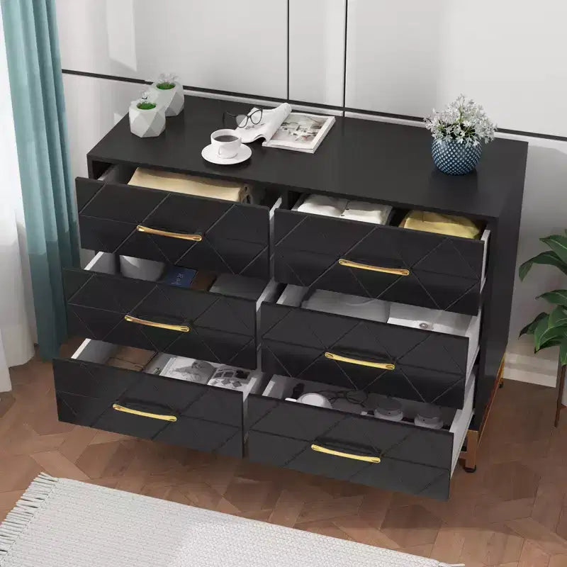Comò in legno a 6 cassetti con maniglie dorate