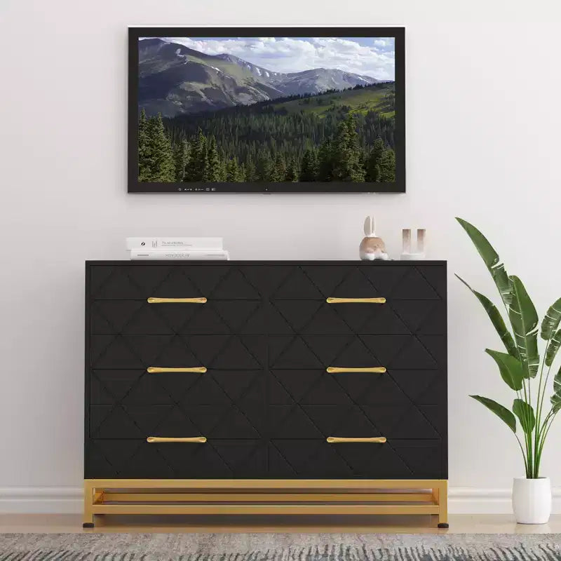 Comò in legno a 6 cassetti con maniglie dorate